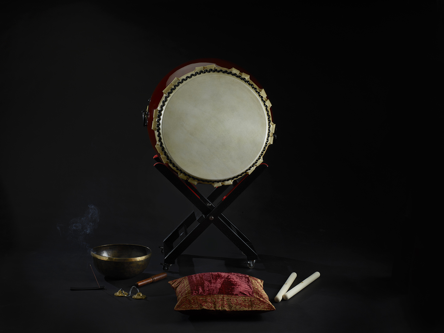 Miya-Daiko hq drum Ø48cm/h:60cm with Zen X-stand low (995€ / 245€)